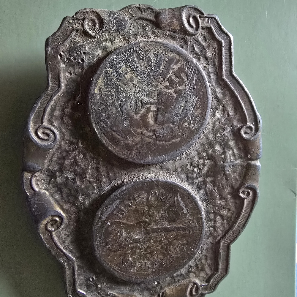 Vintage Metal Decorative Belt, buckle a commemorative.
Of elvis presley